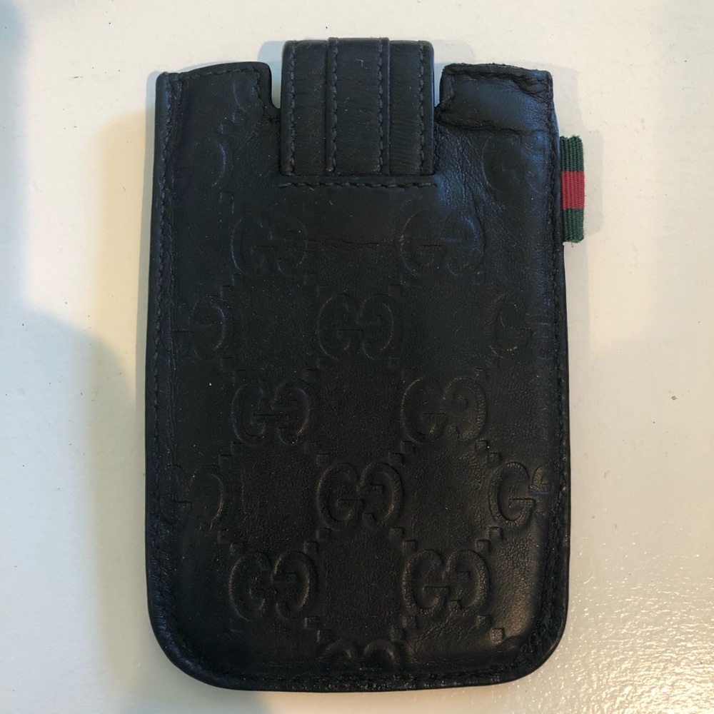Gucci case - Picture 2 of 3